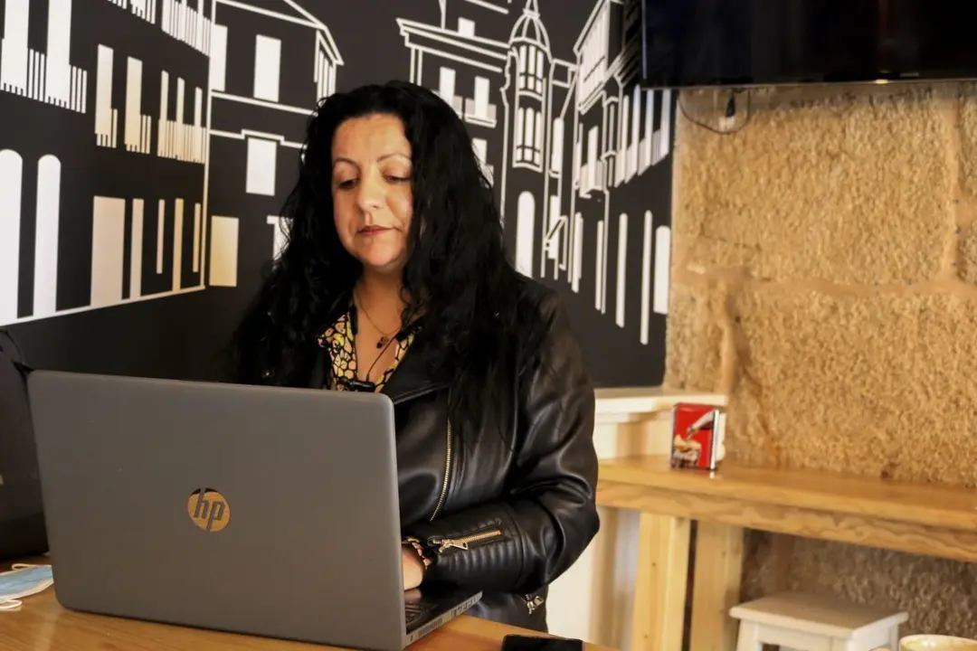 Mar&iacute;a Jos&eacute; Ceballos, comercial.