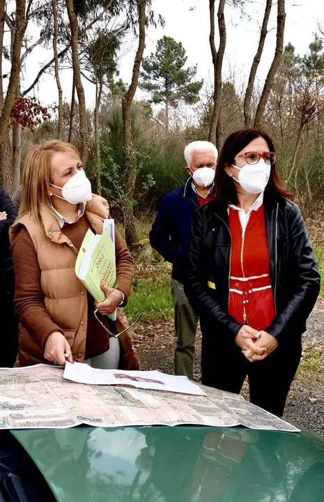 Marisa Santiago y la alcaldesa de O&iacute;mbra, Ana Mar&iacute;a Villarino Pardo (derecha).