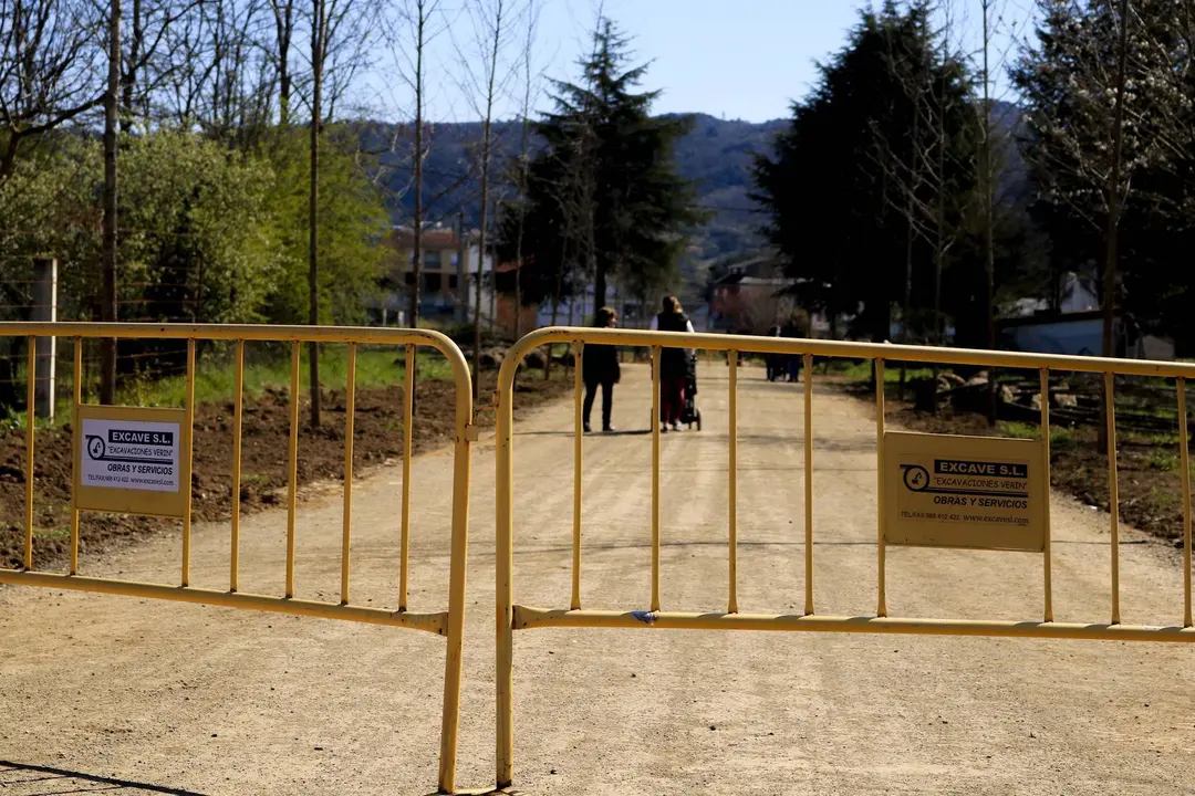 En Fontenova, su bulevar ya est&aacute; siendo muy frecuentado por viandantes y ciclistas. | FOTO: Mar&iacute;a Rodr&iacute;guez.