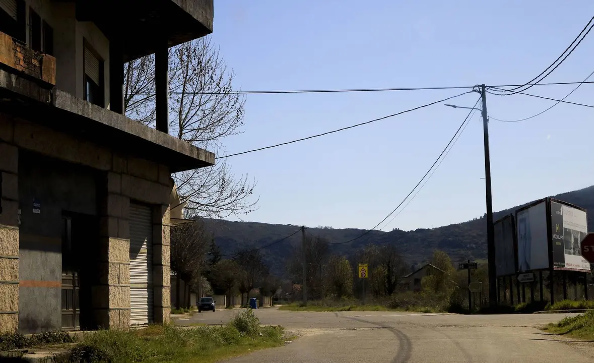 Ver&iacute;n- Obras- Rotonda nacional 532 coa ponte de Queiz&aacute;s-min