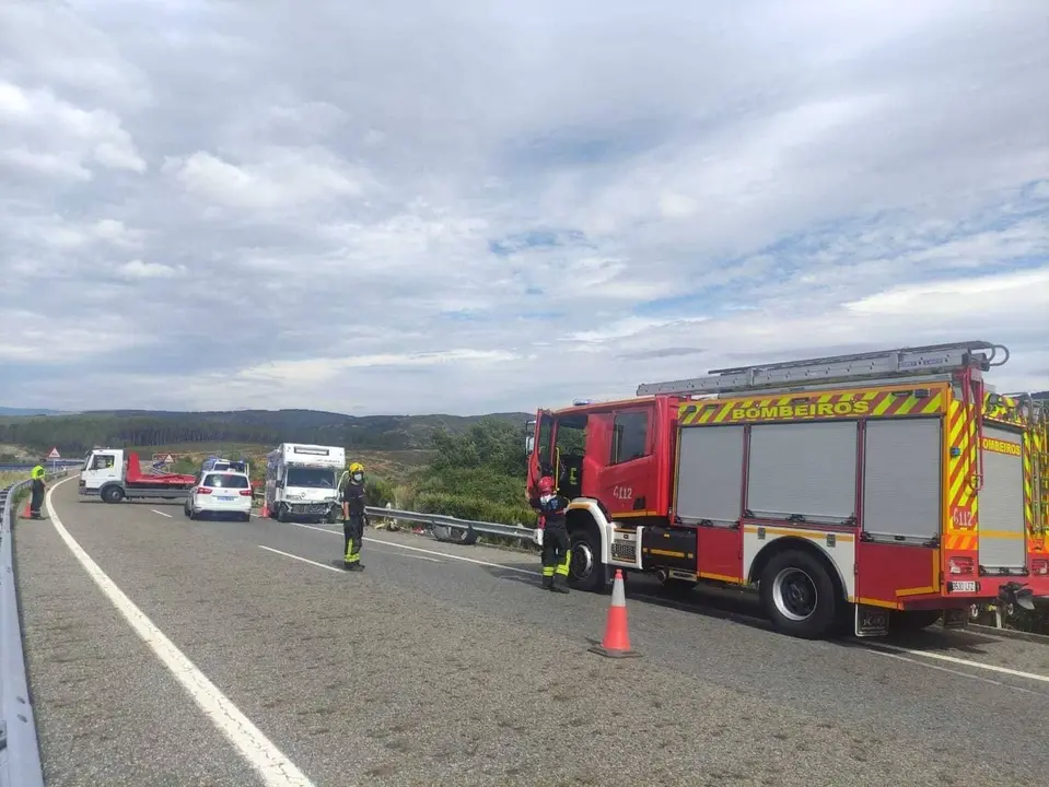Accidente na A-52, sentido Madrid.