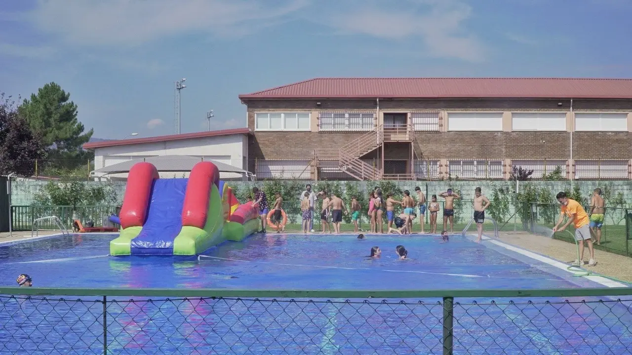 As Escolas Deportivas de Ver&iacute;n na Piscina Municipal