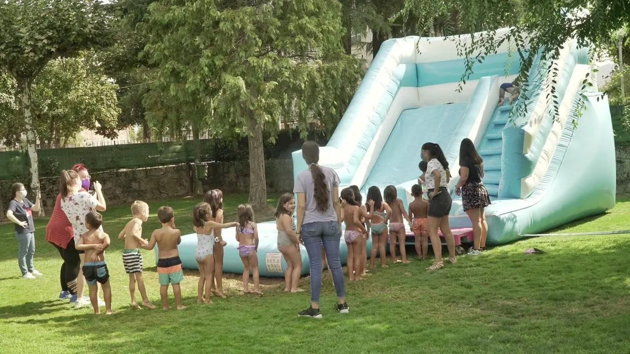 As Escolas Deportivas de Ver&iacute;n na Piscina Municipal