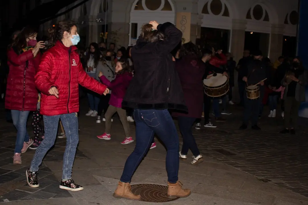 Xente bailando no Magosto de Ver+&iexcl;n 3