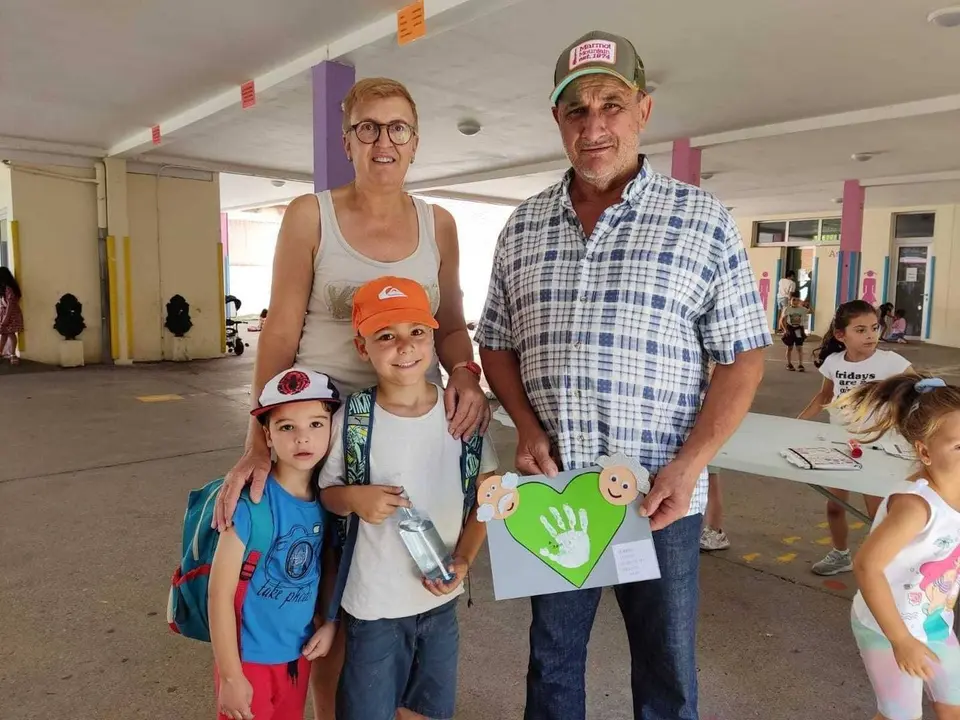 Os av&oacute;s recibiron no seu d&iacute;a regalos de parte dos seus netos que participan na ludoteca de Ver&iacute;n.