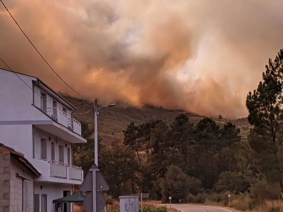 El fuego, visto desde O&iacute;mbra.