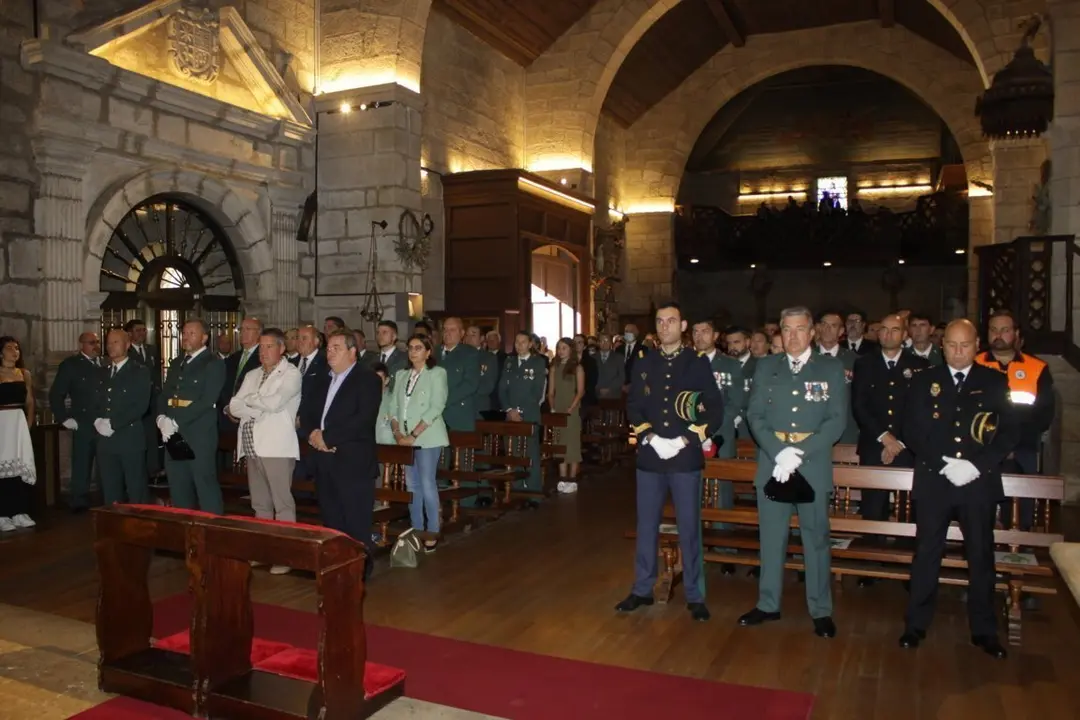 La iglesia de Ver&iacute;n acogi&oacute; una misa en honor a la Virgen del Pilar, patrona de la Guardia Civil. | FOTO: Jainer Barros.