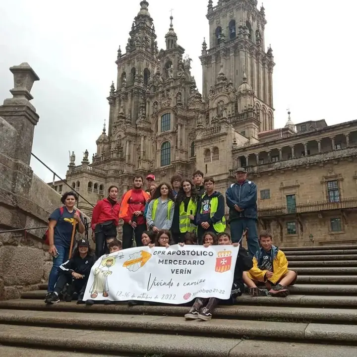 Alumnos do Colexio Mercedario de Ver&iacute;n, acompa&ntilde;ados de profesores, fixeron o Cami&ntilde;o de Santiago.