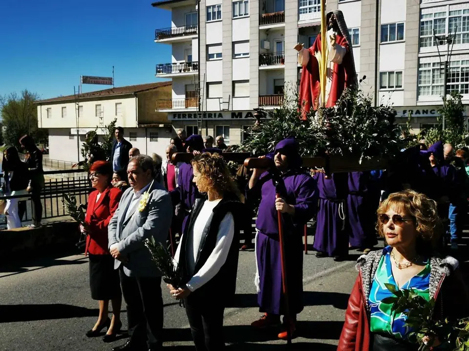 El alcalde, Gerardo Seoane, con las edilas C&aacute;ndida Cou&ntilde;ago y Rosario Rodr&iacute;guez. | FOTO: Xos&eacute; Lois Colmenero.