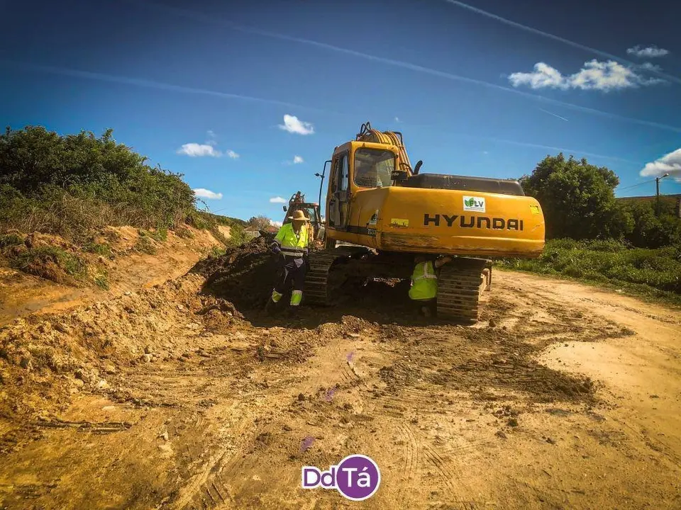 Tragsa, trabajos en la OU-1006, Vilardev&oacute;s, obras