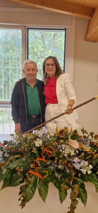 Ana Mar&iacute;a Villarino tambi&eacute;n quiso fotografiarse con su padre y predecesor en el cargo, Alfonso Villarino. | FOTO: Cedida.