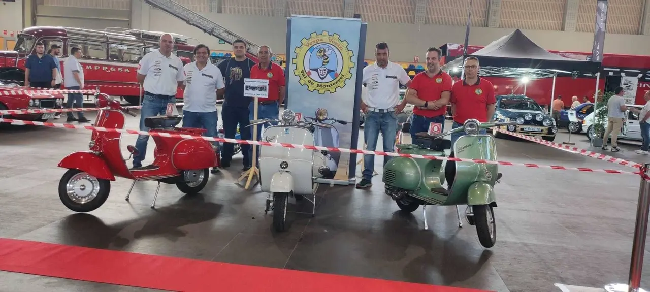 vespa ver&iacute;n sal&oacute;n veh&iacute;culo cl&aacute;sico Expourense (1)