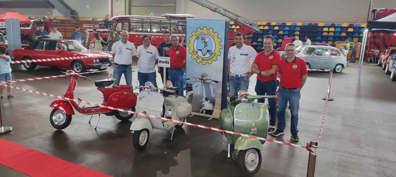 vespa ver&iacute;n sal&oacute;n veh&iacute;culo cl&aacute;sico Expourense (3)