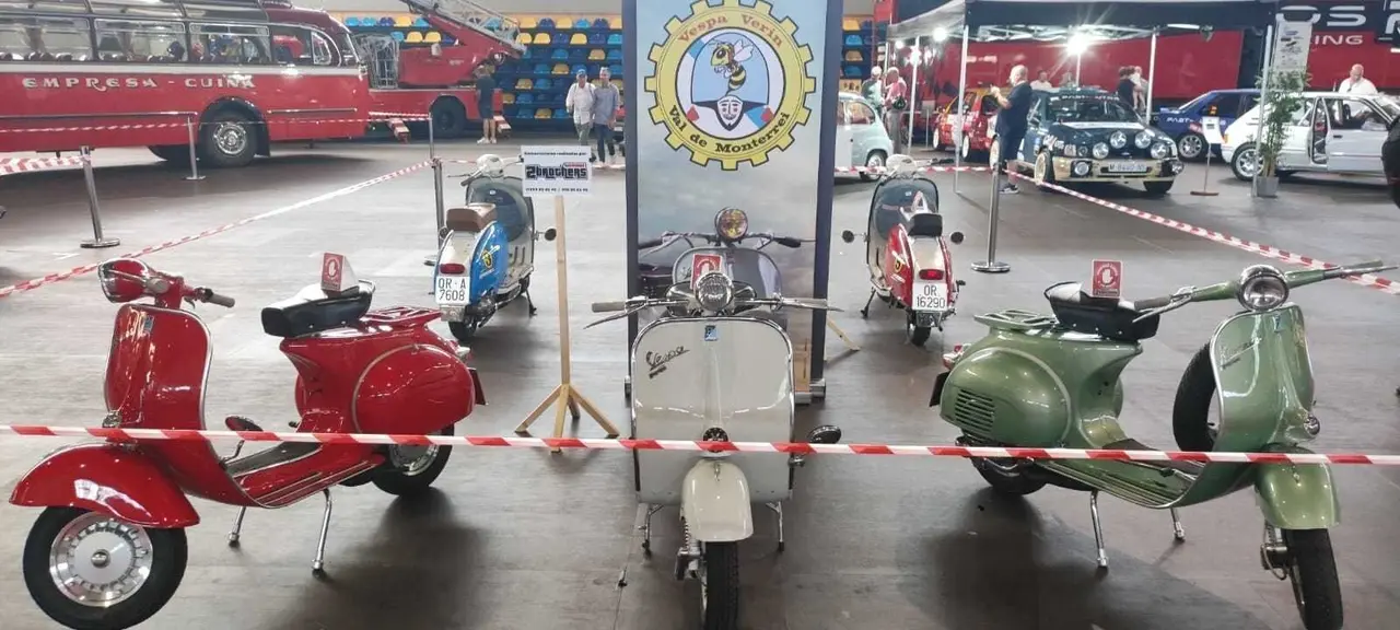 vespa ver&iacute;n sal&oacute;n veh&iacute;culo cl&aacute;sico Expourense (8)