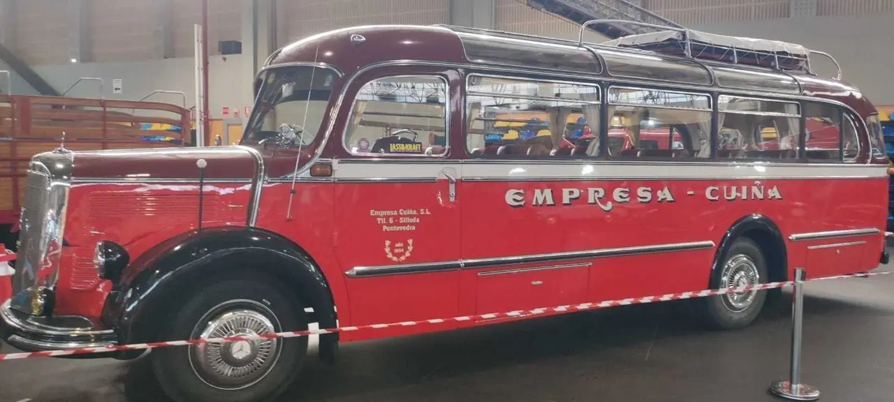 vespa ver&iacute;n sal&oacute;n veh&iacute;culo cl&aacute;sico Expourense (18)