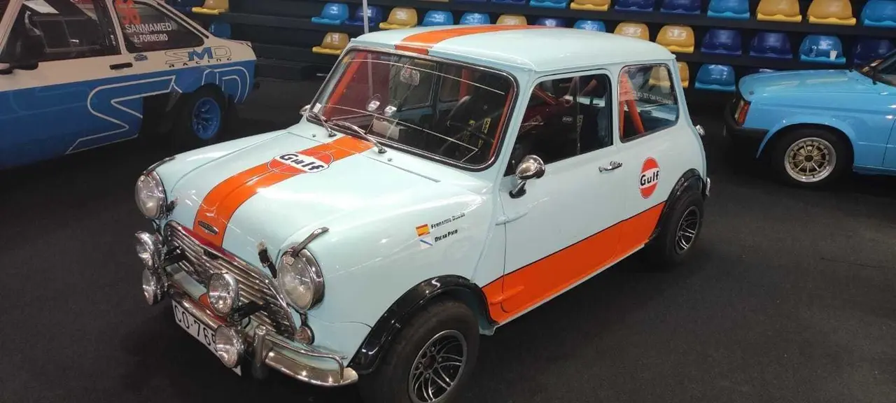 vespa ver&iacute;n sal&oacute;n veh&iacute;culo cl&aacute;sico Expourense (20)