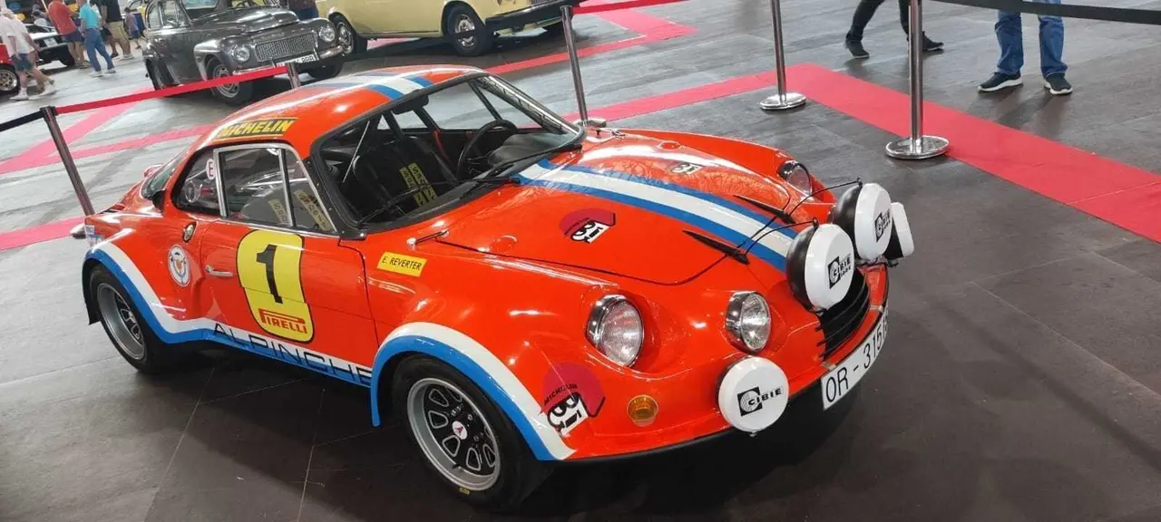 vespa ver&iacute;n sal&oacute;n veh&iacute;culo cl&aacute;sico Expourense (24)