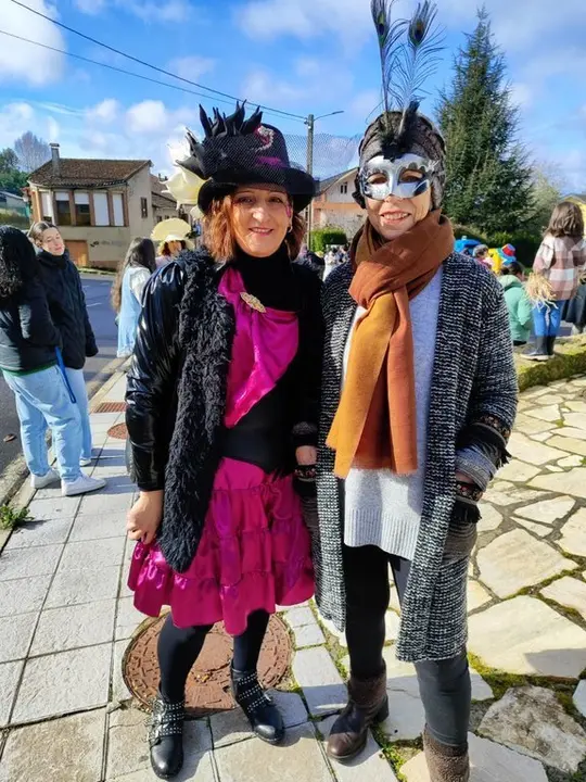 Entroido 2024 Vilardev&oacute;s, desfile luns (4)
