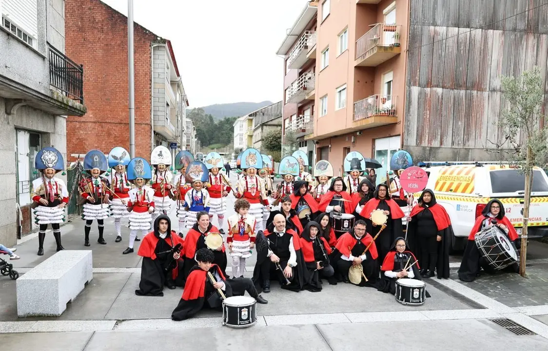 202403 XXV Festa Lac&oacute;n con grelos Cuntis - cigarr&oacute;ns, banda gaitas, charanga t&aacute;mega (4)