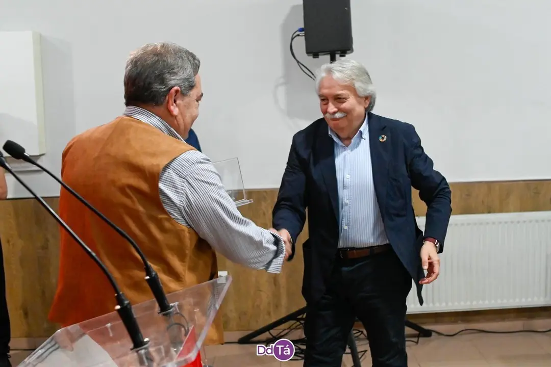 emilio gonzalez-16
