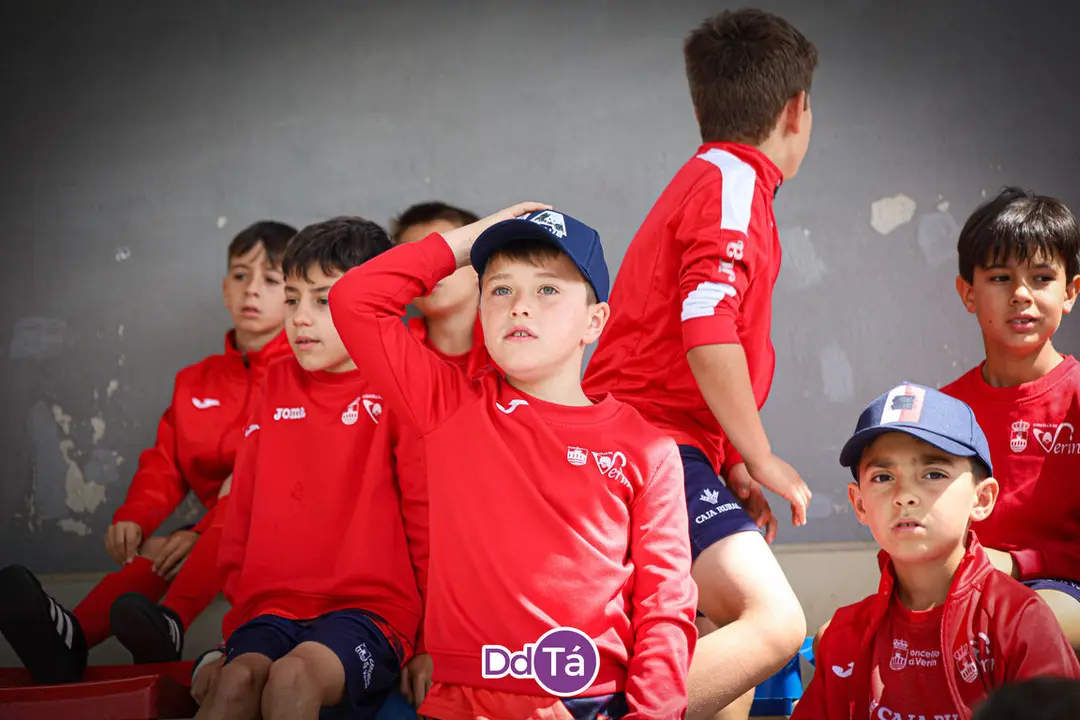 Las categor&iacute;as prebenjam&iacute;n y benjam&iacute;n disputaron sus fases en el polideportivo de A Granxa. | FOTO: Anabel G. Sim&oacute;n.