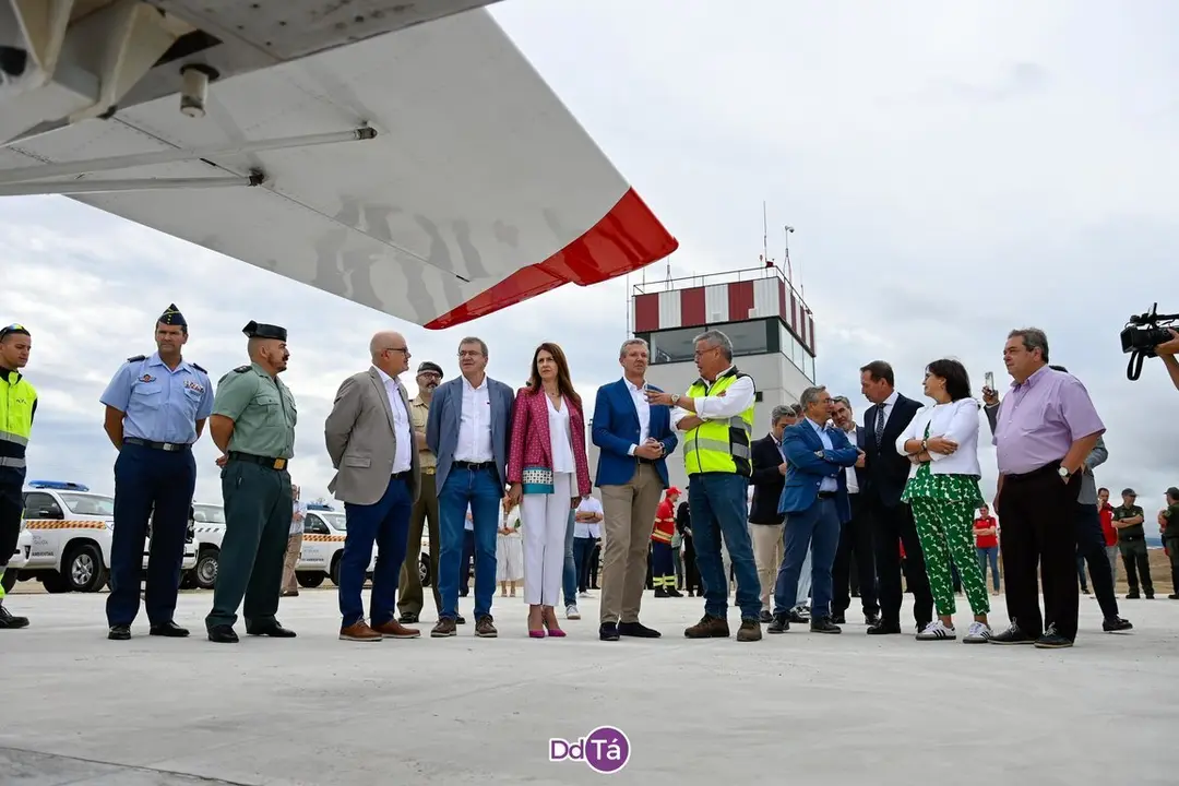 base a&eacute;rea-096