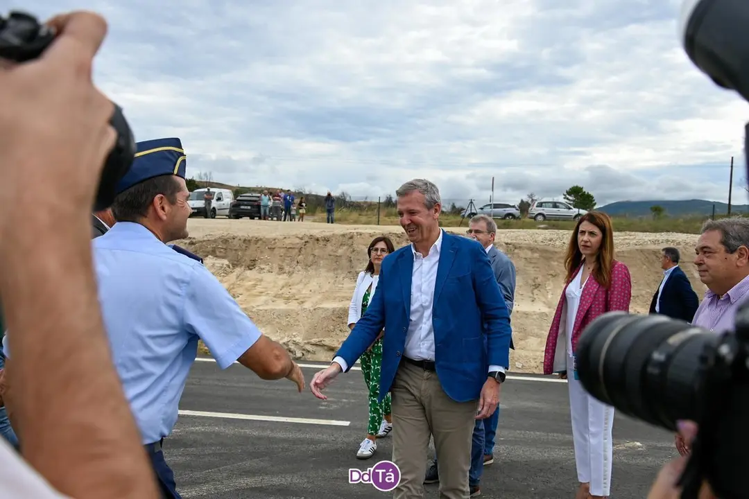 base a&eacute;rea-123