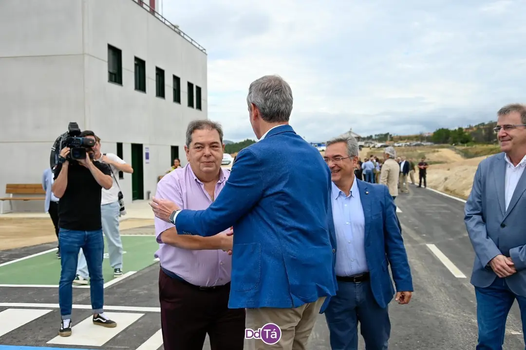 base a&eacute;rea-124