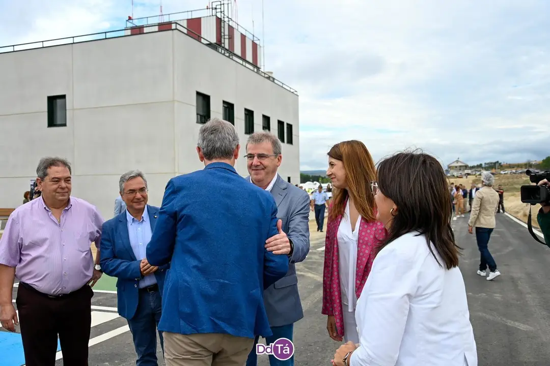 base a&eacute;rea-126