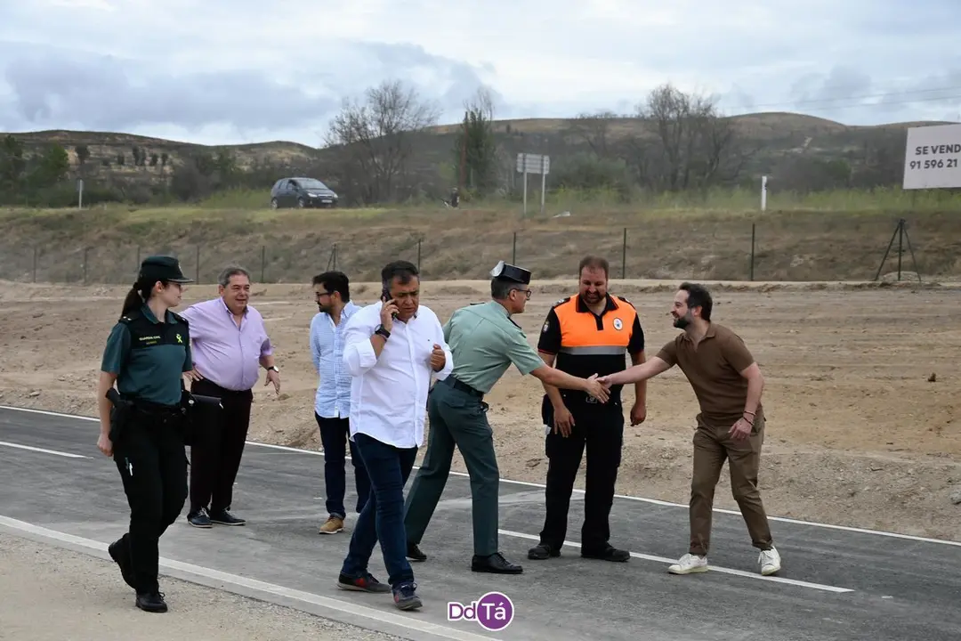 base a&eacute;rea-136