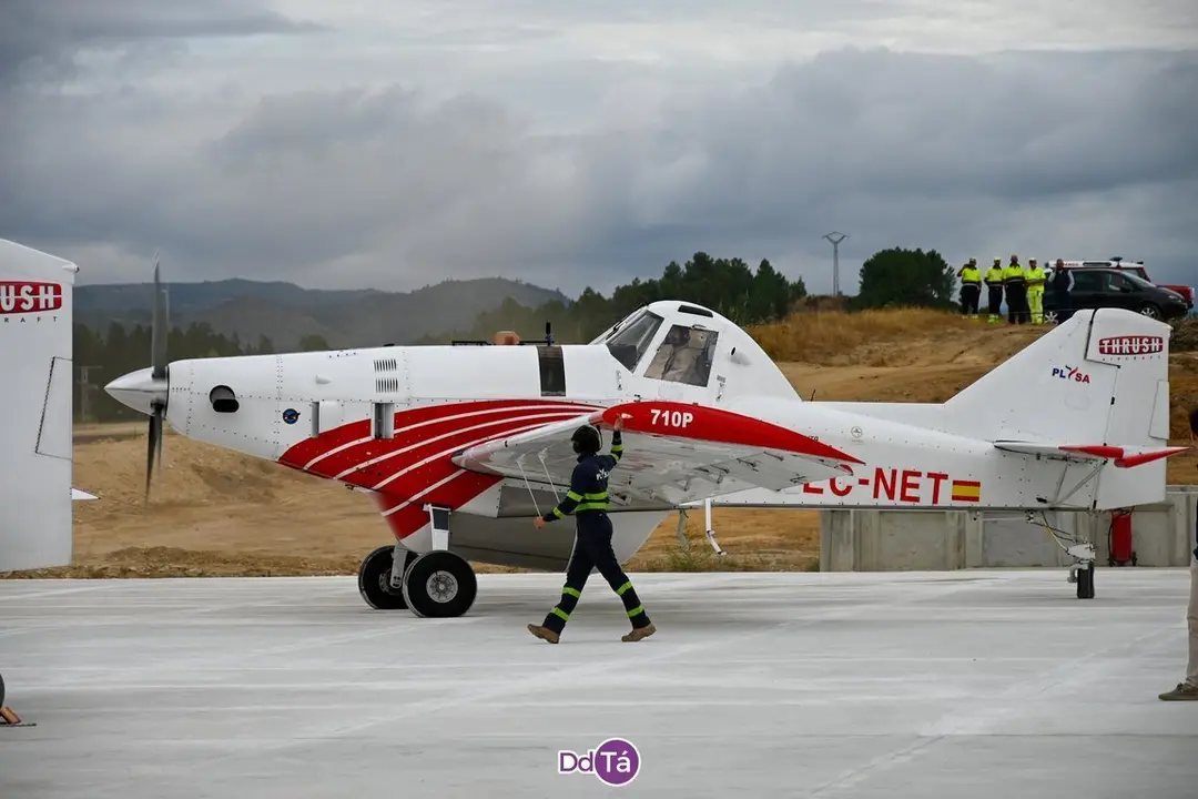 base a&eacute;rea-137