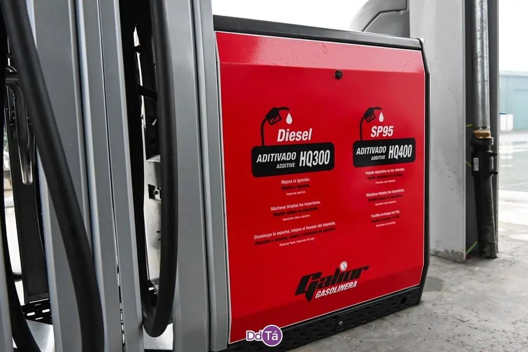 Uno de los nuevos surtidores de la gasolinera de Galior, en el Pol&iacute;gono de Pazos. | FOTO: Noelia Caseiro.