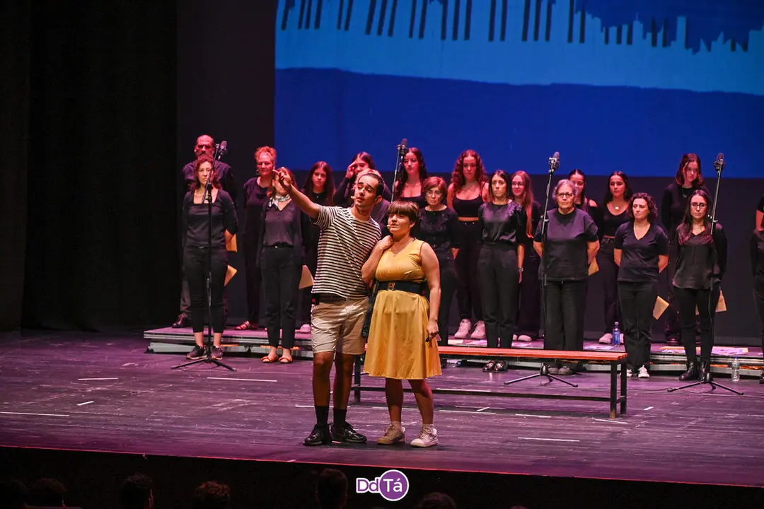 20240924 Mil estrelas, musical de musicais, IES Xes&uacute;s Taboada Chivite act&uacute;a no Auditorio de Ourense (6)