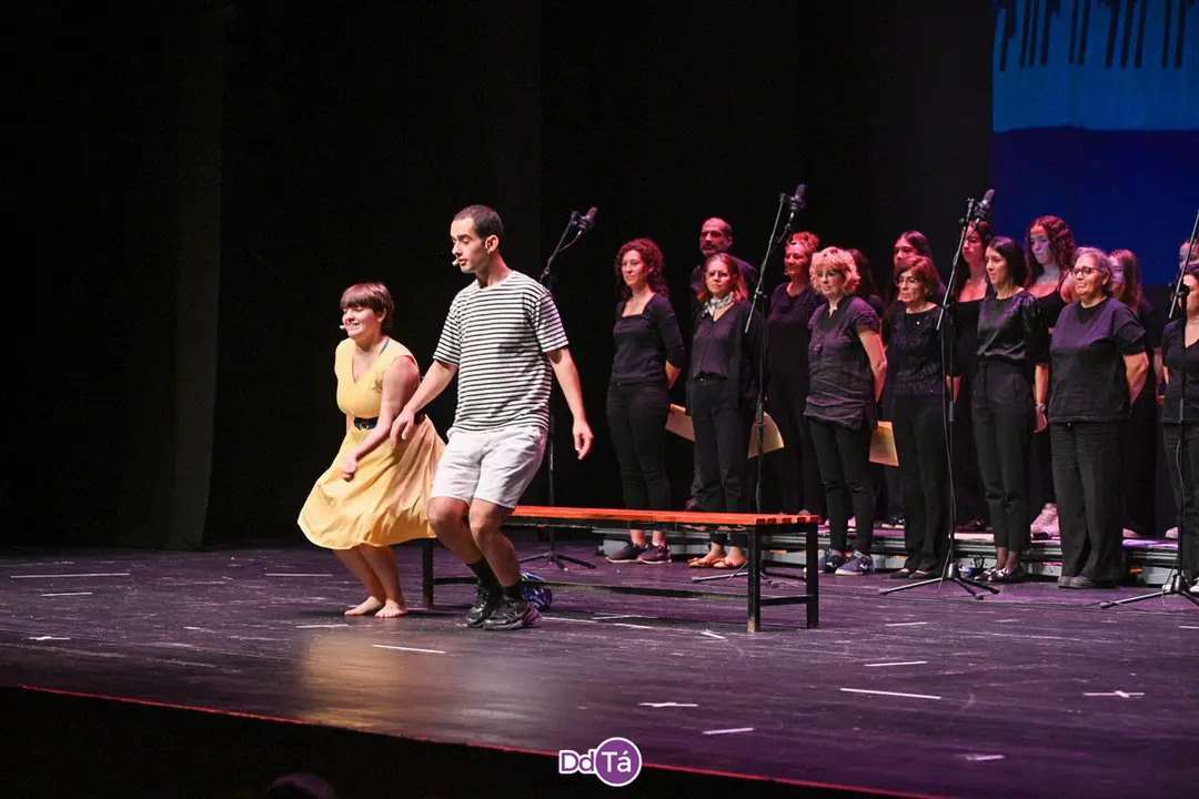 20240924 Mil estrelas, musical de musicais, IES Xes&uacute;s Taboada Chivite act&uacute;a no Auditorio de Ourense (16)