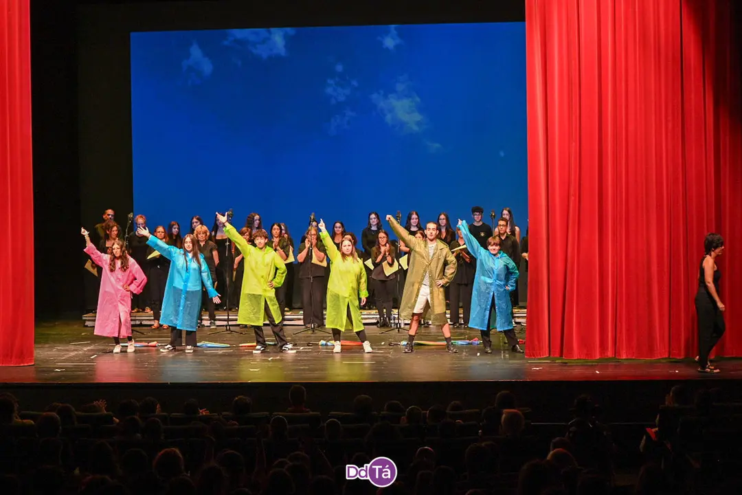 20240924 Mil estrelas, musical de musicais, IES Xes&uacute;s Taboada Chivite act&uacute;a no Auditorio de Ourense (37)