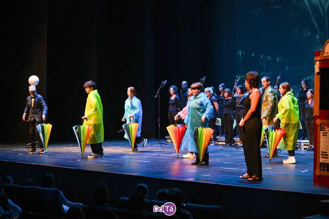 20240924 Mil estrelas, musical de musicais, IES Xes&uacute;s Taboada Chivite act&uacute;a no Auditorio de Ourense (39)