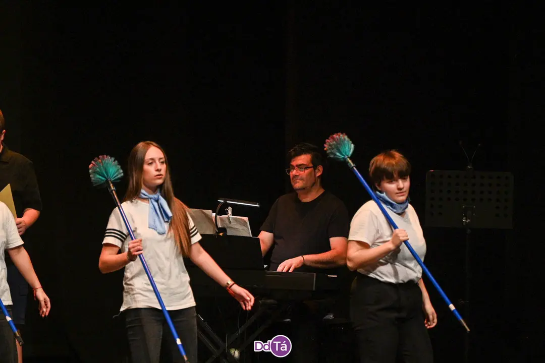 20240924 Mil estrelas, musical de musicais, IES Xes&uacute;s Taboada Chivite act&uacute;a no Auditorio de Ourense (45)