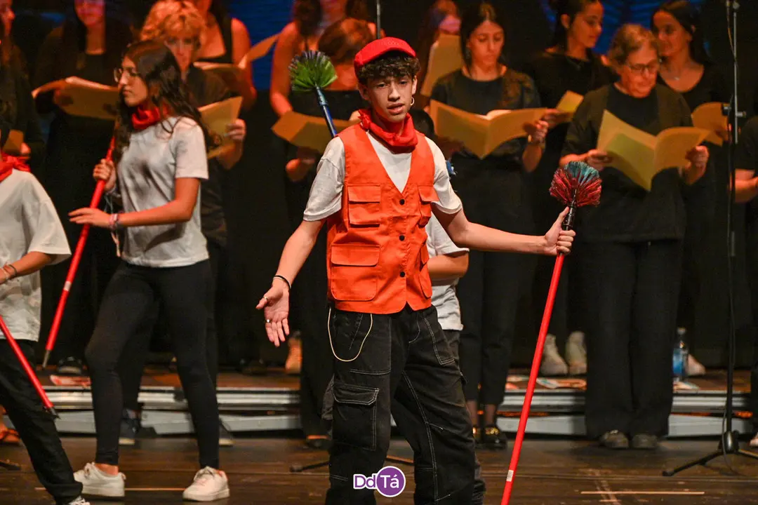 20240924 Mil estrelas, musical de musicais, IES Xes&uacute;s Taboada Chivite act&uacute;a no Auditorio de Ourense (47)