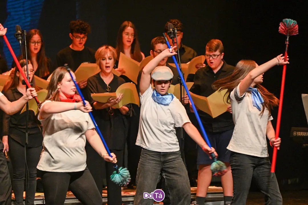 20240924 Mil estrelas, musical de musicais, IES Xes&uacute;s Taboada Chivite act&uacute;a no Auditorio de Ourense (52)
