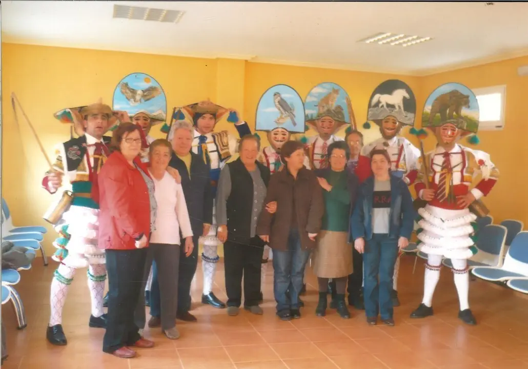 Asociaci&oacute;n mulleres rurais O Cruceiro-Matam&aacute;_C&oacute;s Peliqueiros de Matama