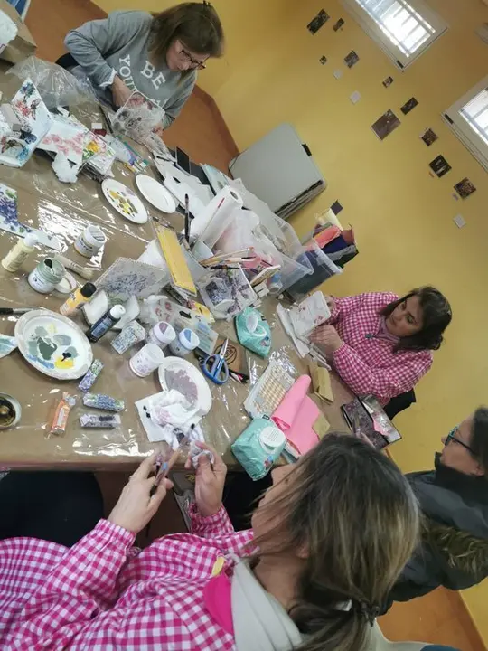 Asociaci&oacute;n mulleres rurais O Cruceiro-Matam&aacute;_Obradoiro Manualidades