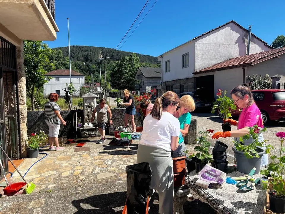 Asociaci&oacute;n mulleres rurais O Cruceiro-MPLANTAS E XARDIN ARREDORES LOCAL SOCIAL - ASOCIACION MMRR 2024