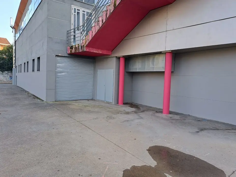 20241104 Limpeza fachada piscina climatizada Ver&iacute;n (4)
