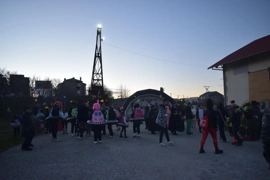 20250301 Entroido A Gudi&ntilde;a, desfile s&aacute;bado, fotos Os Torgueiros (15)