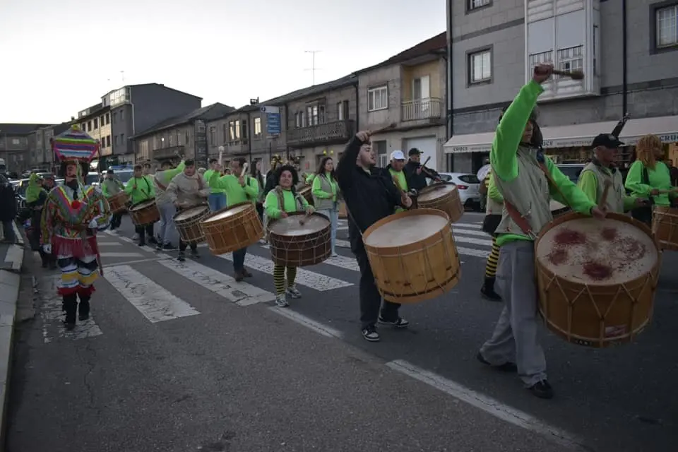 20250301 Entroido A Gudi&ntilde;a, desfile s&aacute;bado, fotos Os Torgueiros (20)