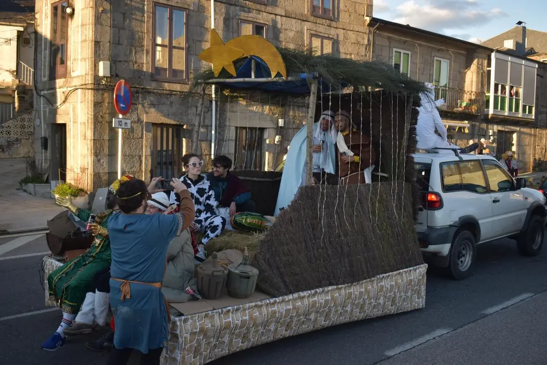 20250301 Entroido A Gudi&ntilde;a, desfile s&aacute;bado, fotos Os Torgueiros (38)