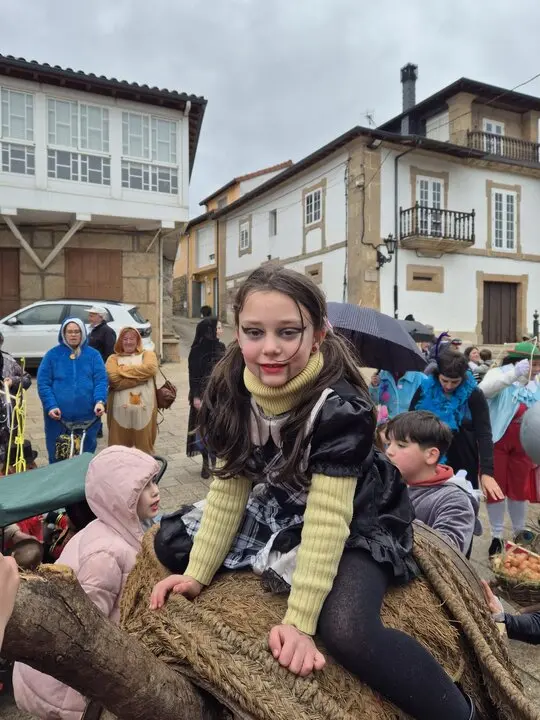 20240227 Foli&oacute;n dos nenos entroido de Laza (7)