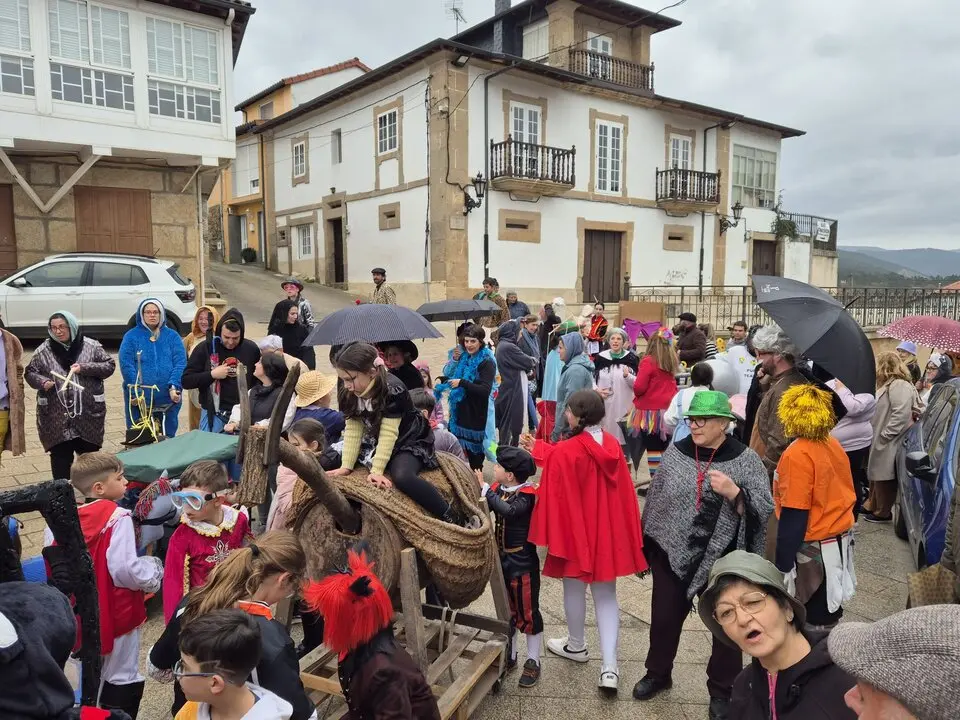 20240227 Foli&oacute;n dos nenos entroido de Laza (8)