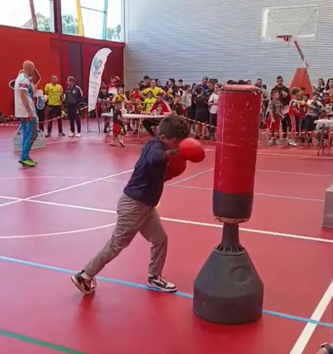 20250329 Boxeo DF Ver&iacute;n Campeonado galego de formas 6 a 16, en Ribeira (4)