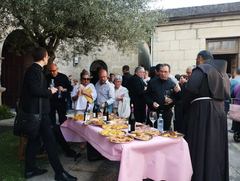 20250525 Primera misa Francesco Salvatori parroquia Ver&iacute;n (2)